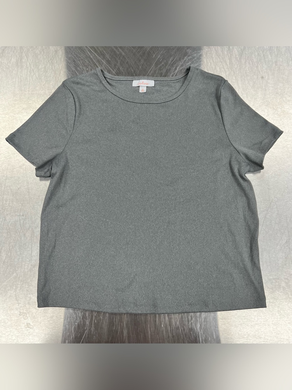 Colsie Short Sleeve Crewneck Tee in Charcoal